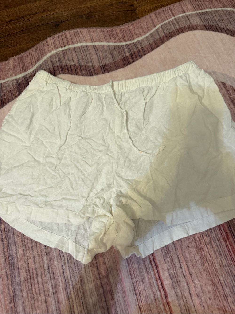 Women’s white linen shorts